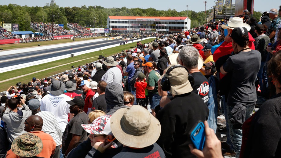 Crowd at Atlanta Dragway