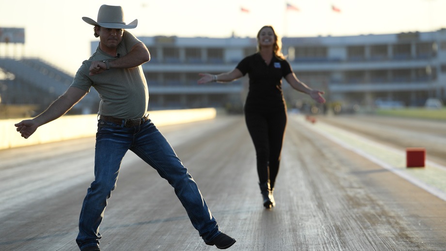 Forget the Texas two-step ... Top Fuel title contender Steve Torrence had moves of his own.