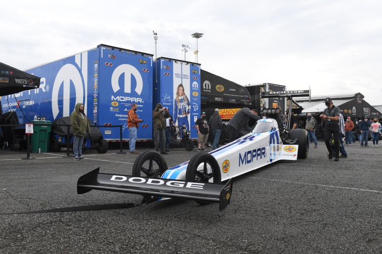 Leah Pruett's Mopar team readies for battle