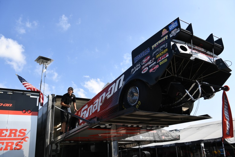 Preparing for Saturday's two qualifying runs