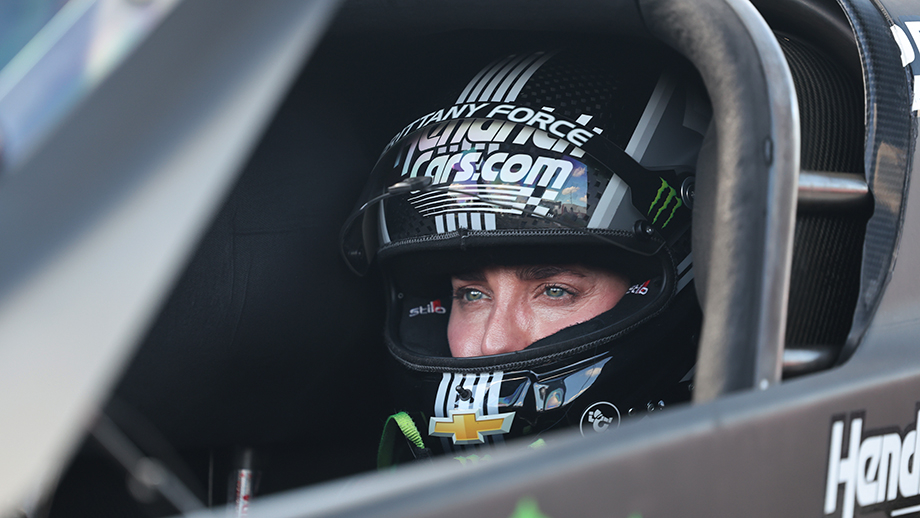 Friday News & Notes from the Amalie Motor Oil NHRA Gatornationals